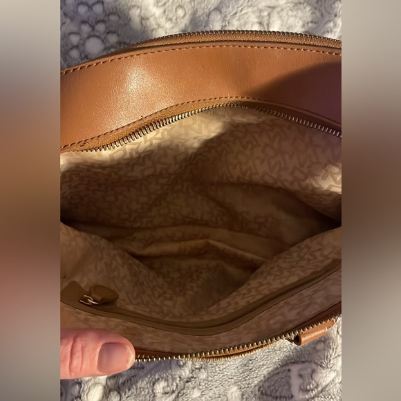 Authentic DKNY purse - Picture 3 of 4
